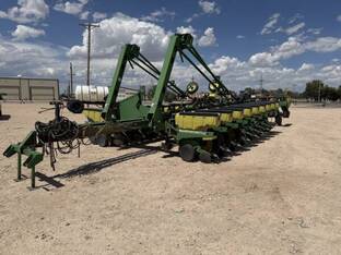 2001 John Deere 1770