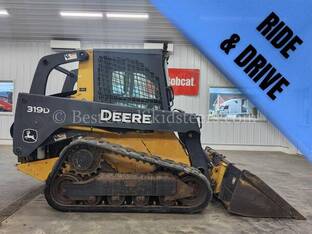 2012 John Deere 319D