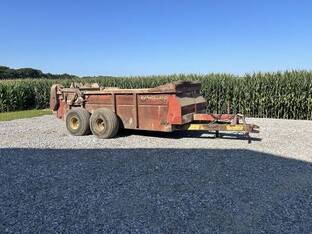 New Holland 800