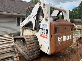 2004 Bobcat T300