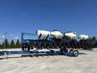 2011 Kinze 3660