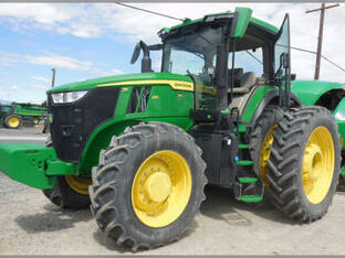 2023 John Deere 7R 230