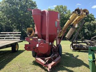 New Holland 353