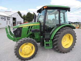2017 John Deere 5065E