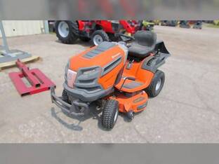 2018 Husqvarna Riding Lawn Mowers YT42DXLS