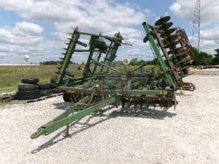 John Deere 724