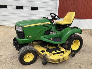 2011 John Deere X740