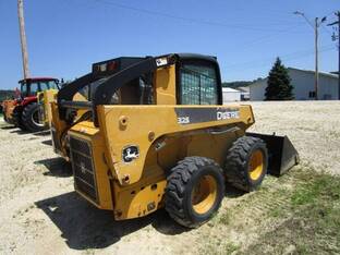 2007 John Deere 325