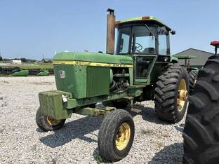 John Deere 4430