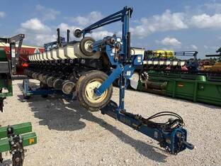 2010 Kinze 3600