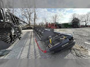 2022 Gleaner 9335