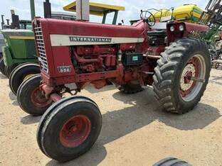 1969 International 856