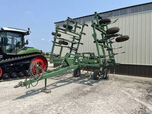 1998 John Deere 680