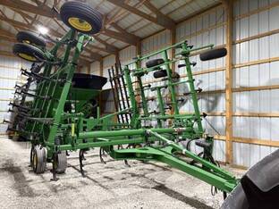 2014 John Deere 2210