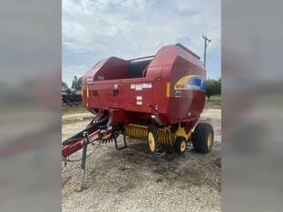 2012 New Holland BR7080