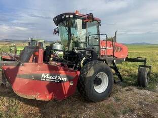 2015 MacDon Industries M205