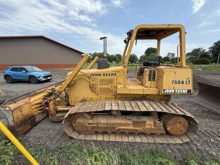 1993 John Deere 750B LT