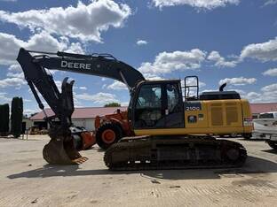 2021 John Deere 210G LC