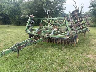 John Deere 724