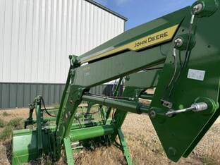 2022 John Deere 700M