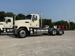 2023 Mack PINNACLE 64T