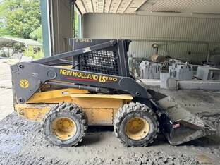 New Holland LS190