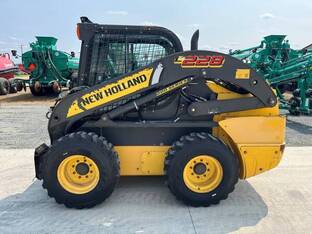 2016 New Holland L228