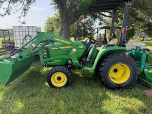 2015 John Deere 3032E