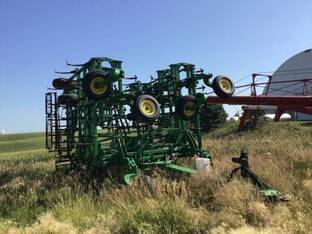 2013 John Deere 2210