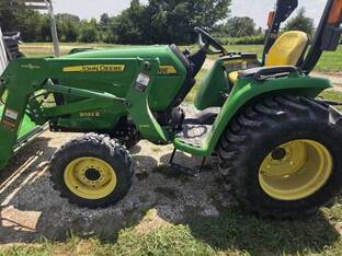 2016 John Deere 3032E