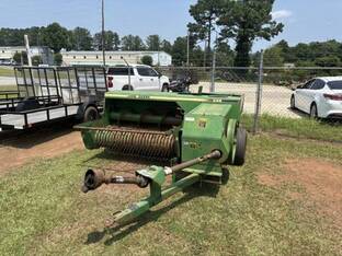 1993 John Deere 338