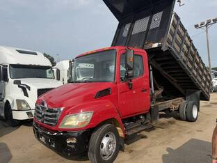 2005 Hino 185