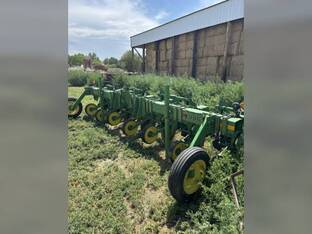 1995 John Deere 886