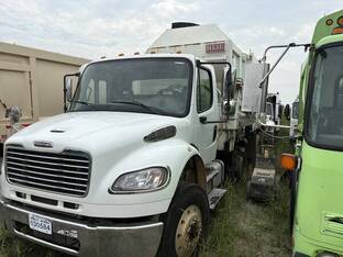 2016 Freightliner BUSINESS CLASS M2 106
