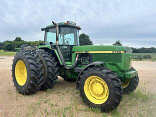 1992 John Deere 4760