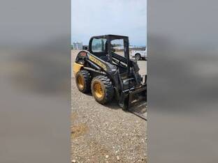 2013 New Holland L220