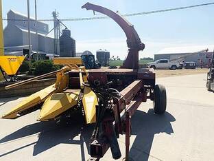 New Holland 790