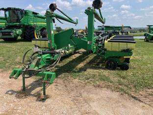 2000 John Deere 1770