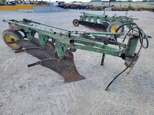 John Deere 145