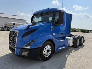 2021 Volvo VNL64T300