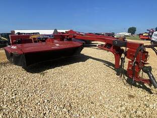 2011 New Holland H7230
