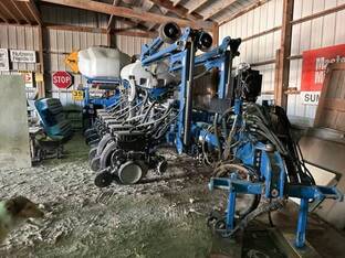 2015 Kinze 4900
