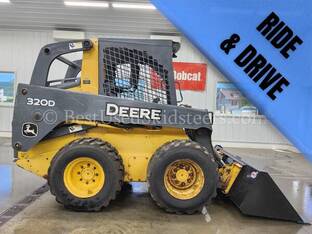 2011 John Deere 320D