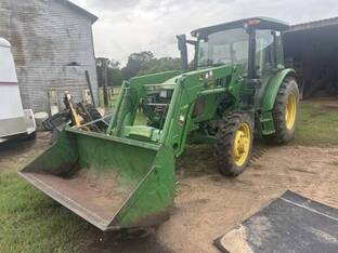 2015 John Deere 5065E