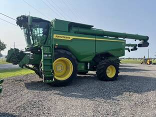 2025 John Deere S7 700