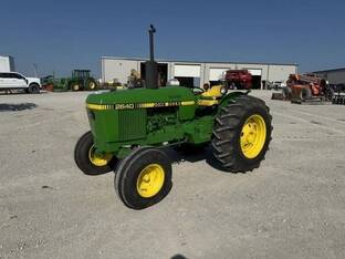 John Deere 2640