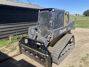 2016 John Deere 323E