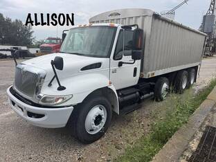 2004 International DURASTAR 4400