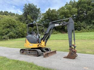 2010 John Deere 27D