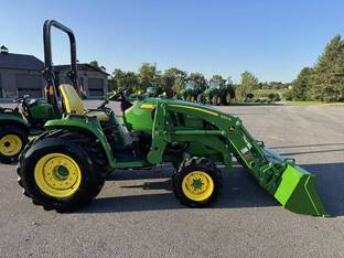 2022 John Deere 3033R